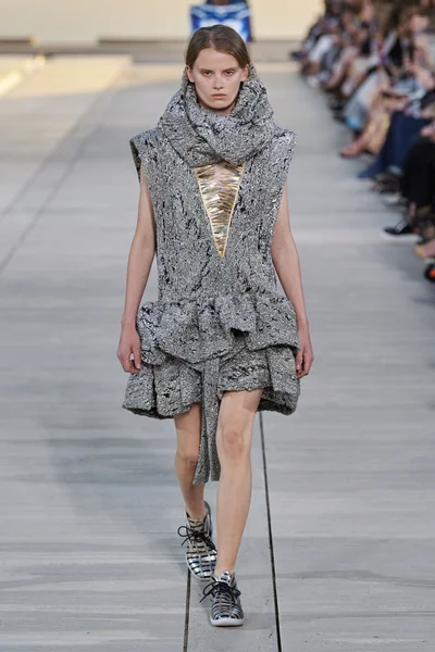 Look 5
